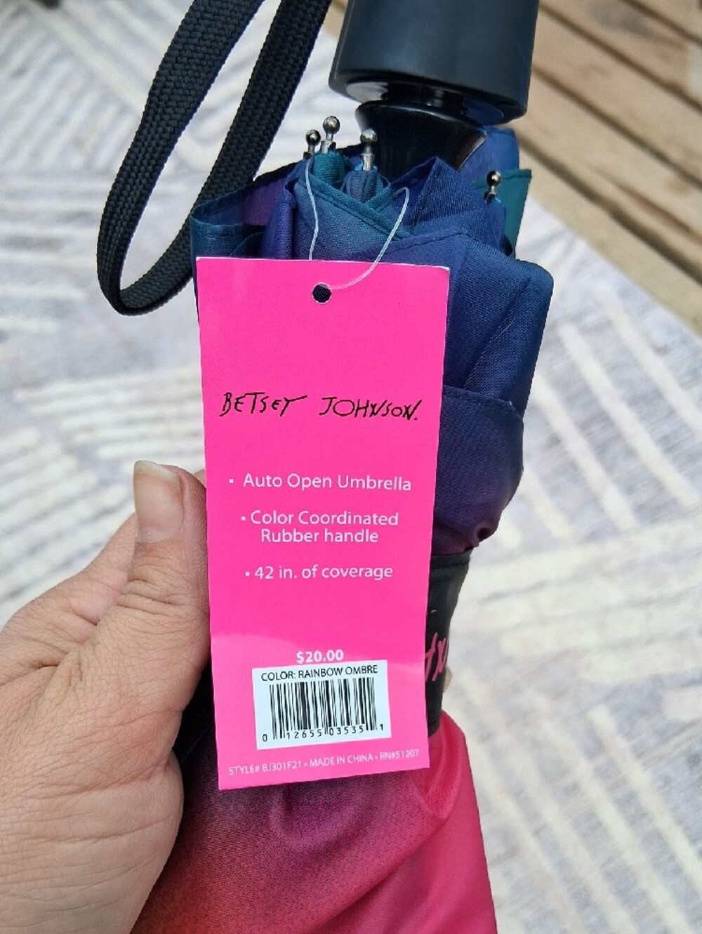 Betsey Johnson Umbrella - Picture 2 of 3